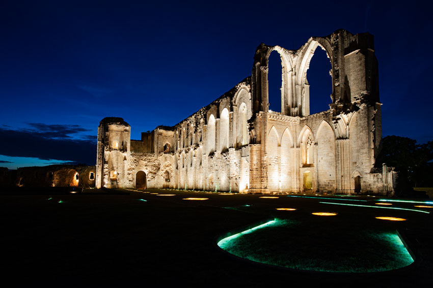 Visites nocturnes à l'abbaye de Maillezais